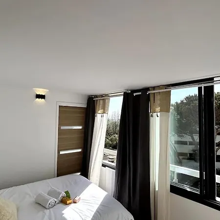 Apartment 056 - T4 Les Marines, Parking Box,balcon, 100m Mer